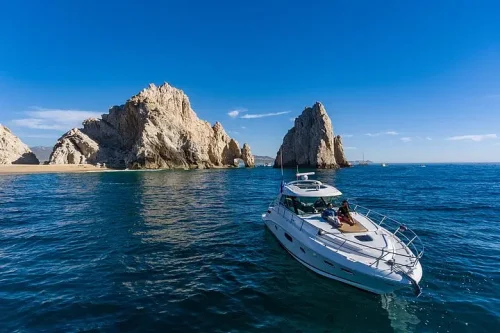 Los Cabos All-inclusive 4-hour VIP Luxury Yacht Charter