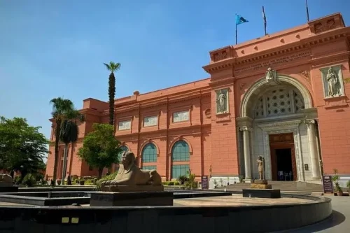 6-Hour Private Day Tour in Egyptian Museum and Pyramids of Giza