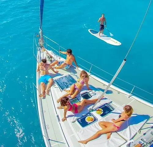Private Luxury Sailing Cruise in Los Cabos with Lunch and Open Bar